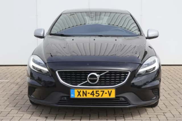 Volvo V40 (2019) thumbnail 2