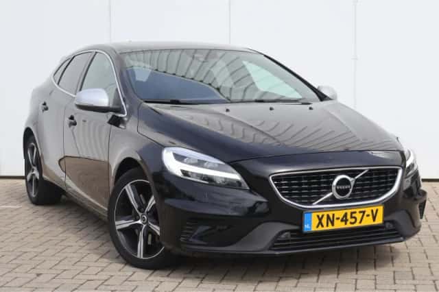 Volvo V40 (2019) thumbnail 3