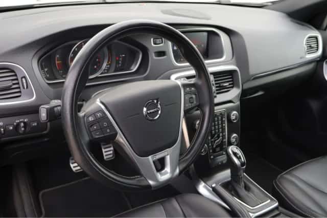 Volvo V40 (2019) thumbnail 4