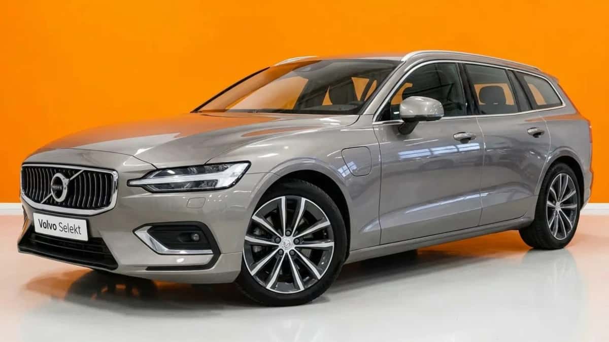 Volvo V60 (2022) — foto 1