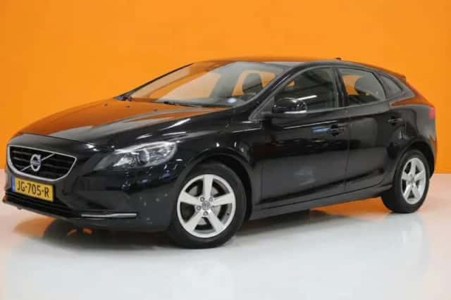 Volvo V40 (2015) thumbnail 1