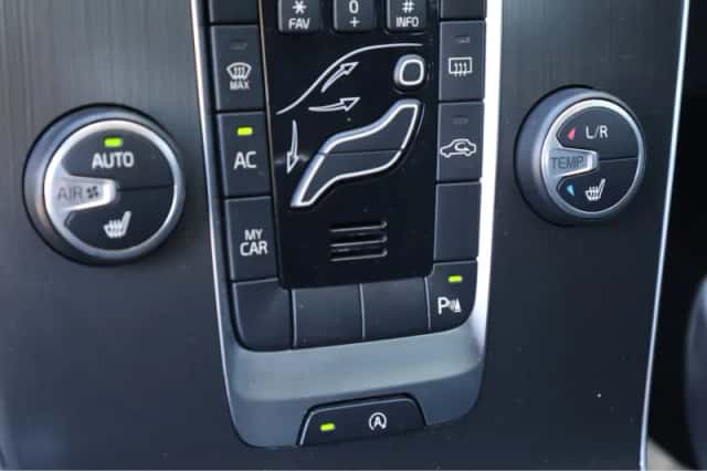 Volvo V40 (2015) thumbnail 12