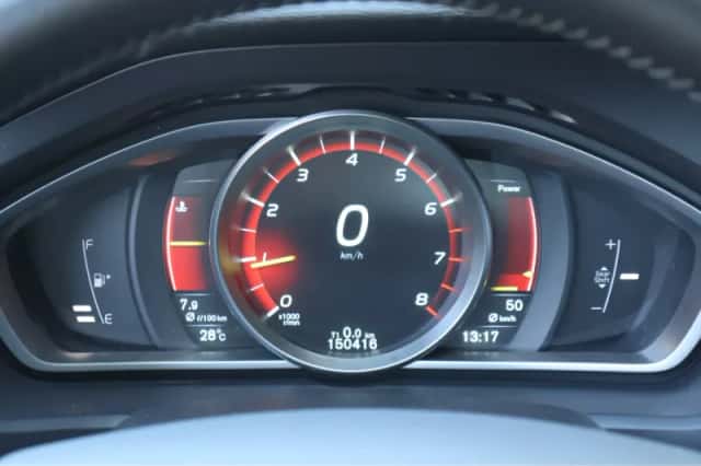 Volvo V40 (2015) thumbnail 15