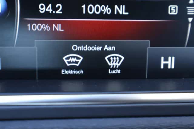 Volvo V40 (2015) thumbnail 16