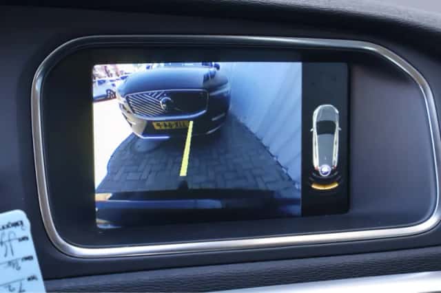 Volvo V40 (2015) thumbnail 17