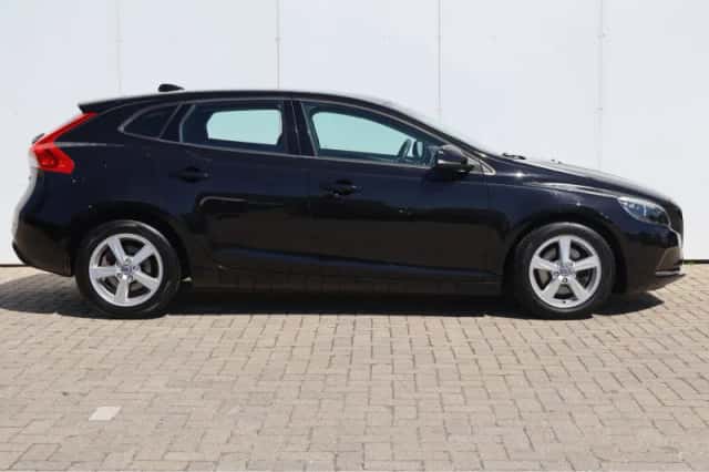 Volvo V40 (2015) thumbnail 24