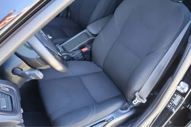 Volvo V40 (2015) thumbnail 6