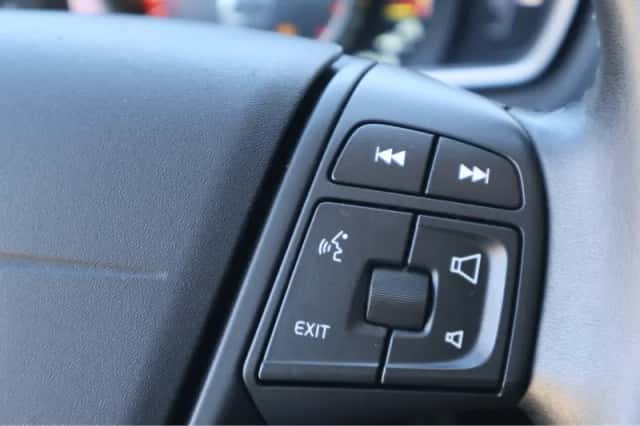Volvo V40 (2015) thumbnail 8