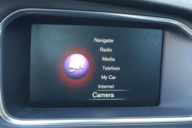Volvo V40 (2015) thumbnail 10
