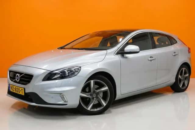 Volvo V40 (2016) thumbnail 1
