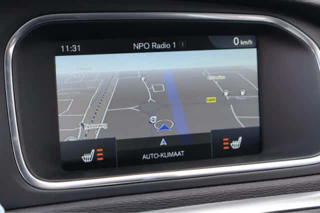 Volvo V40 (2016) thumbnail 16