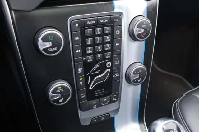 Volvo V40 (2016) thumbnail 17
