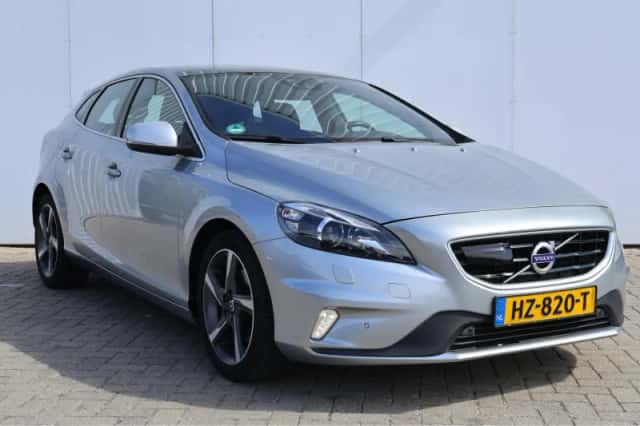 Volvo V40 (2016) thumbnail 3