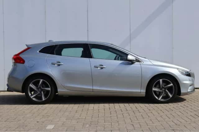 Volvo V40 (2016) thumbnail 26