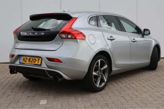 Volvo V40 (2016) thumbnail 31