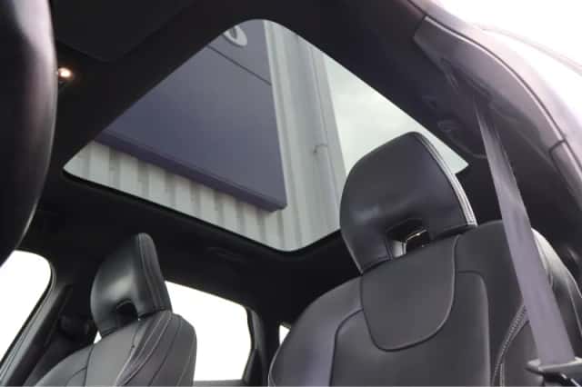 Volvo V40 (2016) thumbnail 7