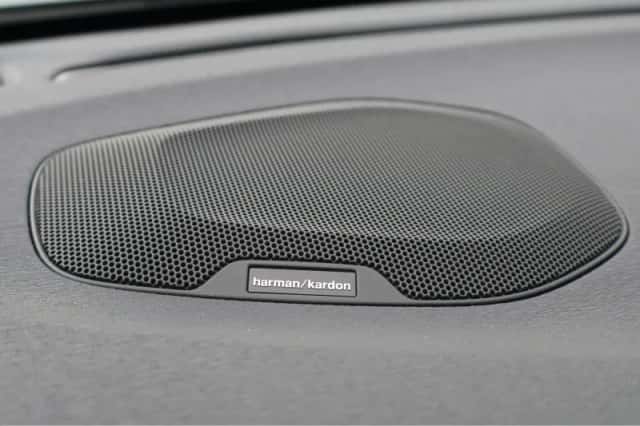 Volvo V40 (2016) thumbnail 9