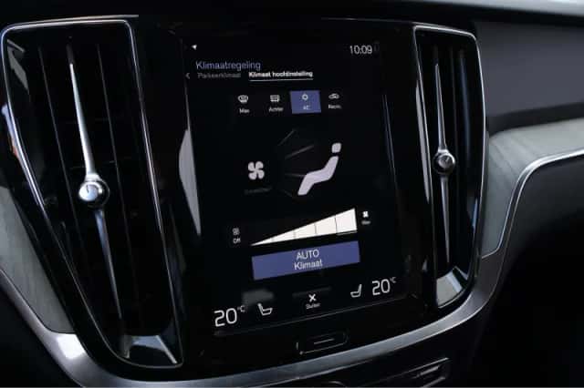 Volvo V60 (2018) thumbnail 23