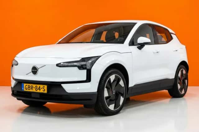 Volvo EX30 (2024) thumbnail 1