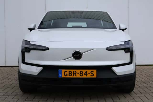 Volvo EX30 (2024) thumbnail 2