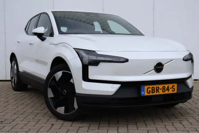 Volvo EX30 (2024) thumbnail 3