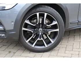 Volvo V90 (2017) thumbnail 2