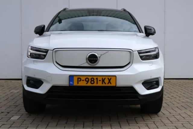 Volvo XC40 (2022) thumbnail 2