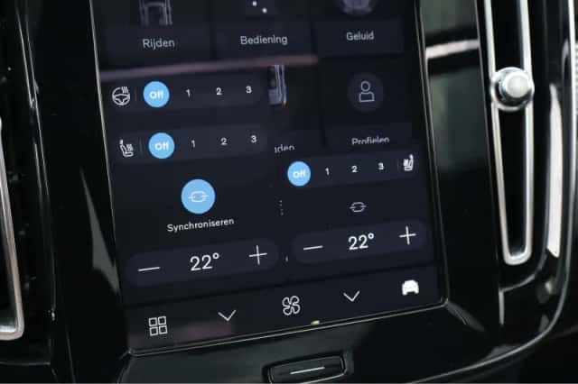 Volvo XC40 (2022) thumbnail 18
