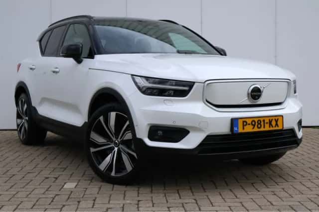 Volvo XC40 (2022) thumbnail 3