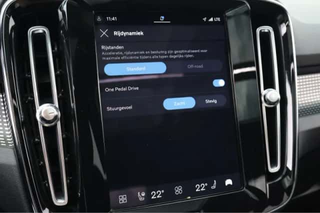 Volvo XC40 (2022) thumbnail 24