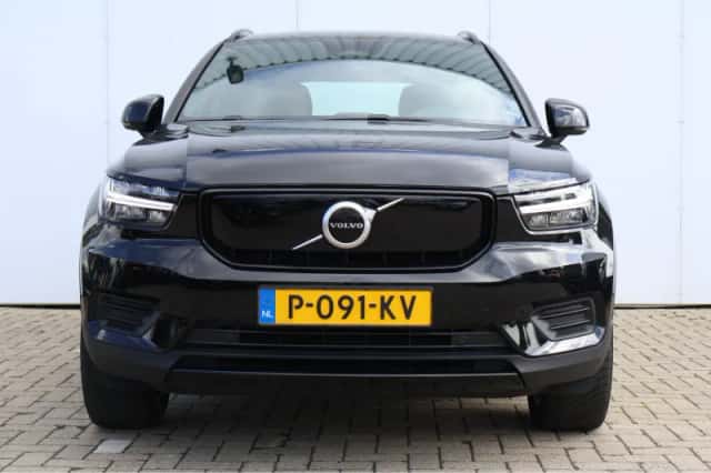 Volvo XC40 (2022) thumbnail 2