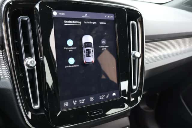 Volvo XC40 (2022) thumbnail 18