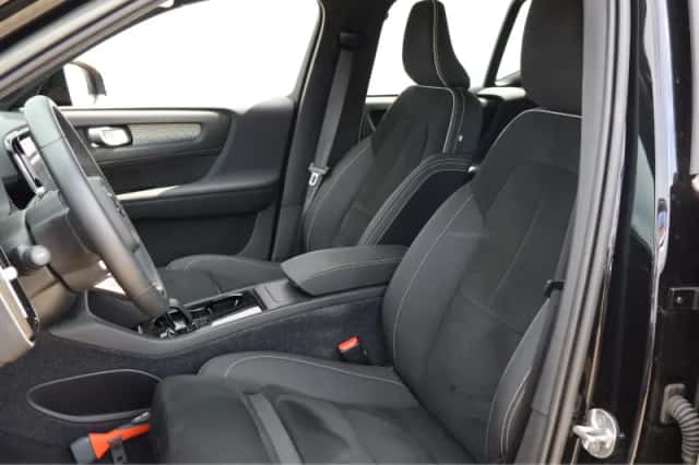 Volvo XC40 (2022) thumbnail 4