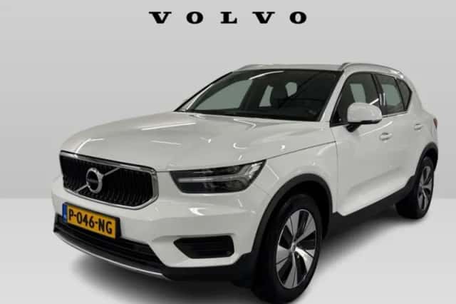 Volvo XC40 (2022)
