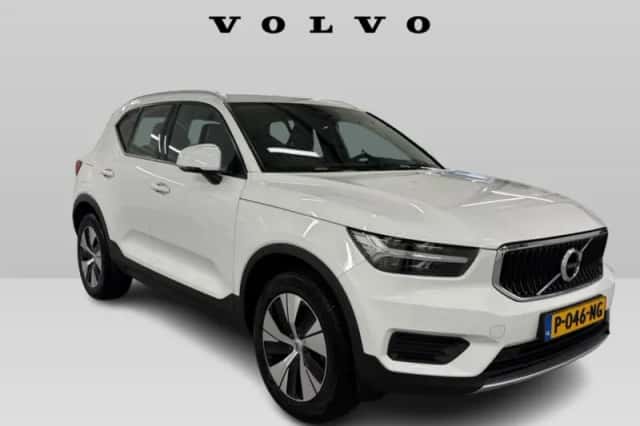 Volvo XC40 (2022) thumbnail 2