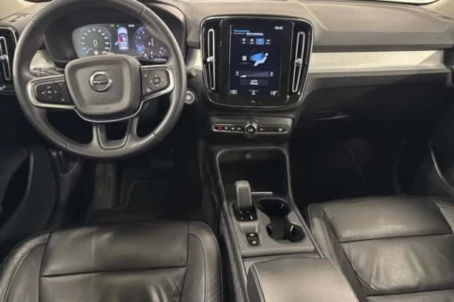 Volvo XC40 (2022) thumbnail 4