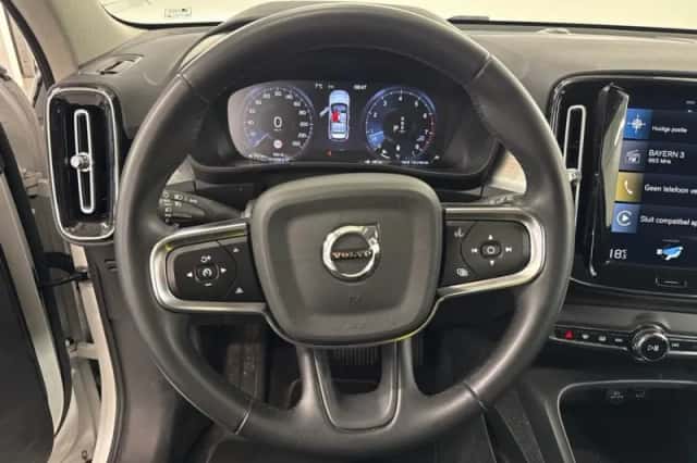 Volvo XC40 (2022) thumbnail 5