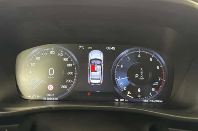 Volvo XC40 (2022) thumbnail 6