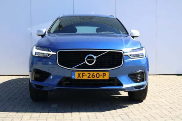 Volvo XC60 (2019) thumbnail 2