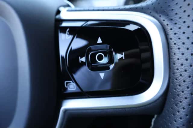 Volvo XC60 (2019) thumbnail 16