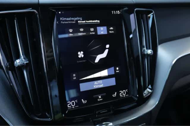 Volvo XC60 (2019) thumbnail 19