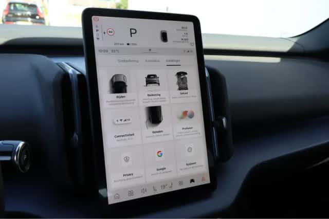 Volvo EX30 (2024) thumbnail 24