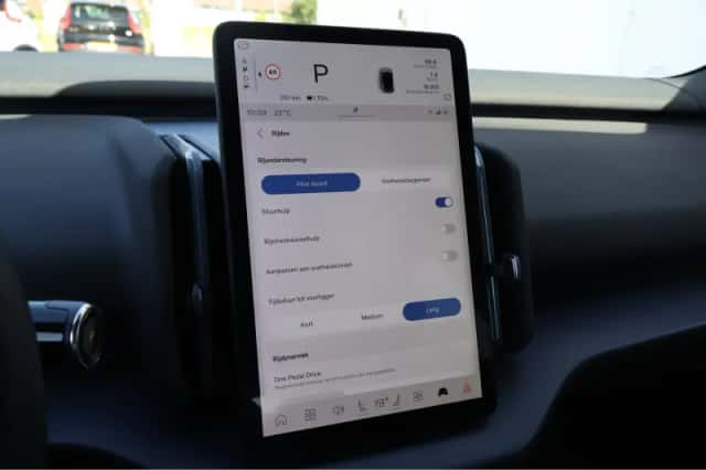 Volvo EX30 (2024) thumbnail 25