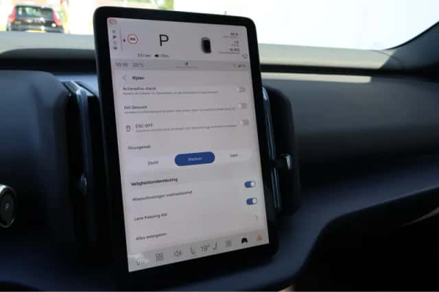 Volvo EX30 (2024) thumbnail 27