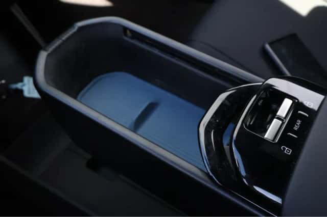 Volvo EX30 (2024) thumbnail 34