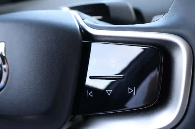 Volvo EX30 (2024) thumbnail 9