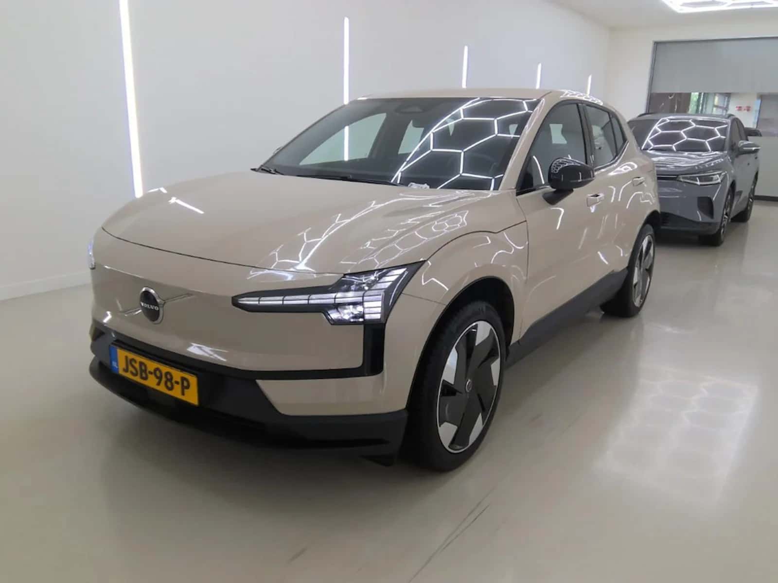Volvo EX30 (2025) — foto 1