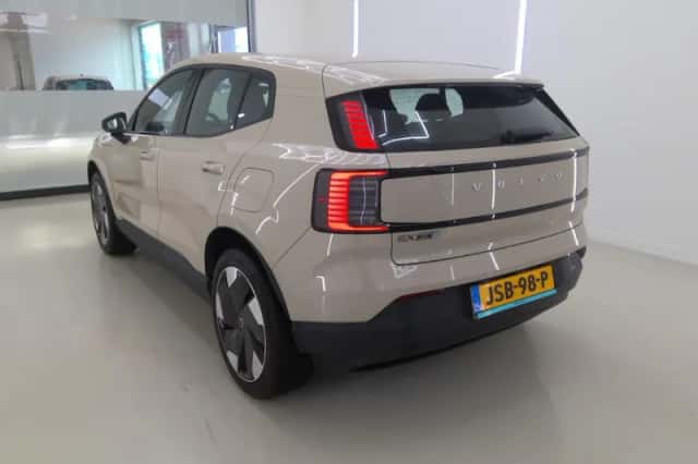 Volvo EX30 (2025) thumbnail 3