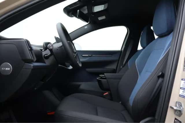 Volvo EX30 (2025) thumbnail 6