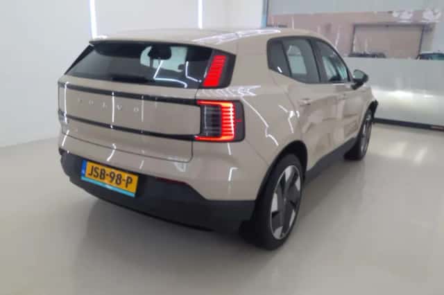Volvo EX30 (2025) thumbnail 6